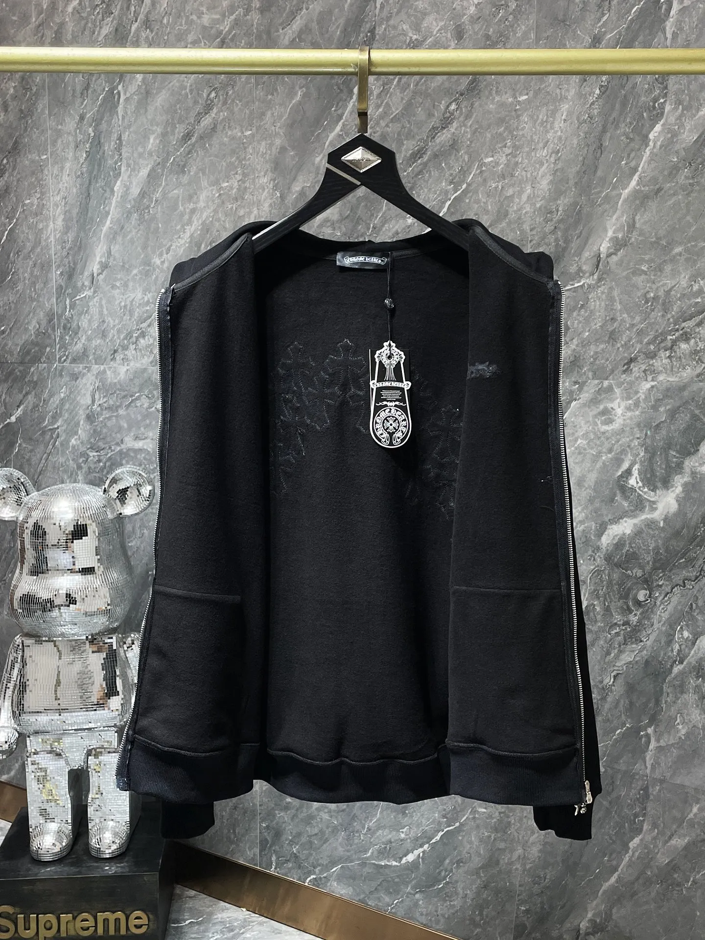 P356 Chrome Hearts Classic Dark Series Heavy-duty arms➕Full cross embroidery patchwork leather zipper sweatshirt on the back, 50 pieces of imported patchwork leather all over the body➕Tajima machine embroidery technology, the highest version! The highest version! Improved customized version of 1:1 high-gram weight high-quality fabric Recommended color: black Size: S, M, L, XL